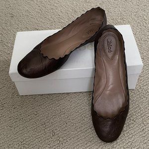 CHLOE Lauren Scalloped Ballet Flat in Metallic Leather (Bronze)